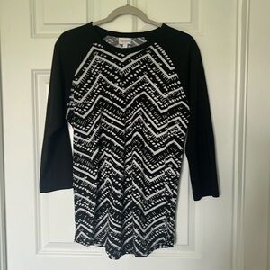 Women’s LulaRoe black and white Randy size Large